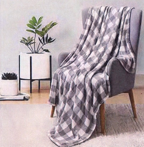 #M3694 Grey Checked Fleece Throw 